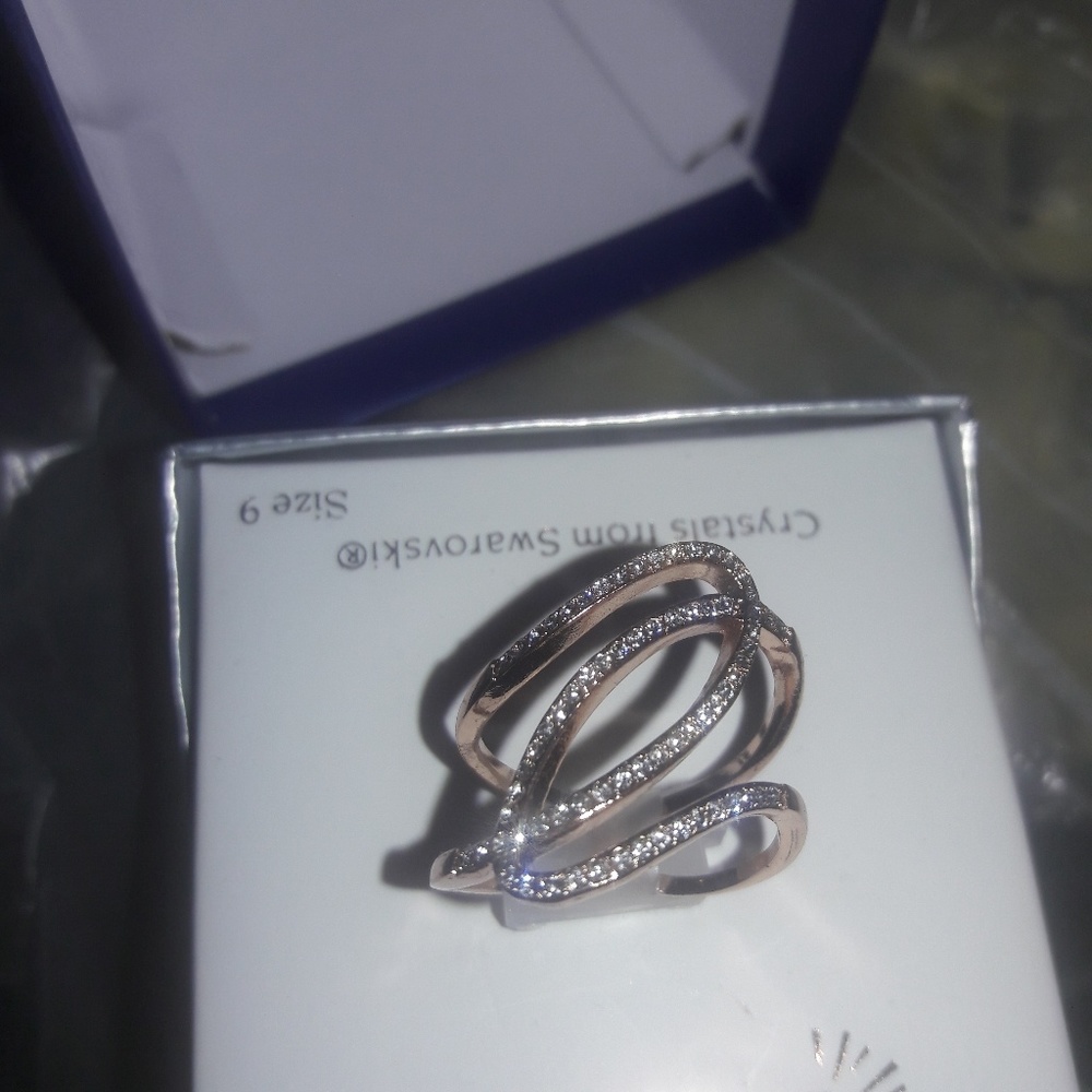 $40 Brilliance Swirling Ring Swarovski Crystal 9 - Picture 3 of 6